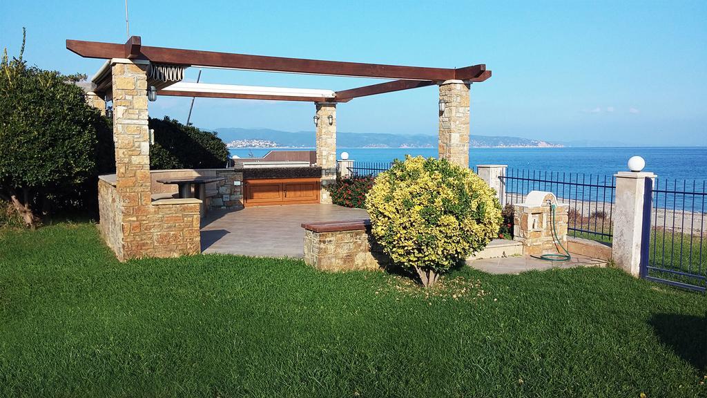 Villa Nefeli - Akti Salonikiou A Ájosz Nikólaosz Kültér fotó