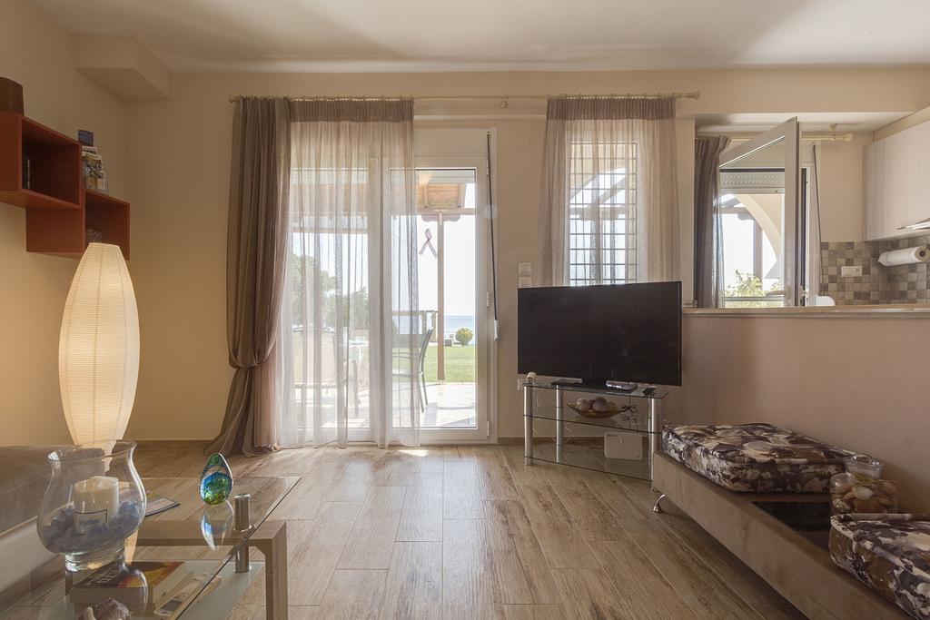 Villa Nefeli - Akti Salonikiou A Ájosz Nikólaosz Kültér fotó